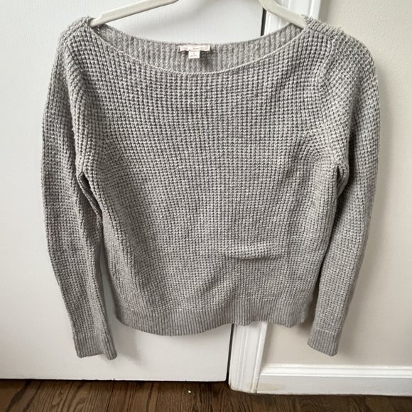 Gray Gap Sweater - Picture 1 of 2